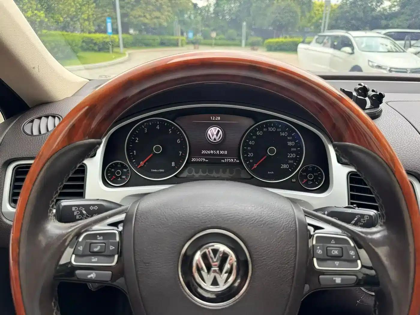 Touareg 2013 3.0TSI Limited Luxury Edition — миниатюра 9