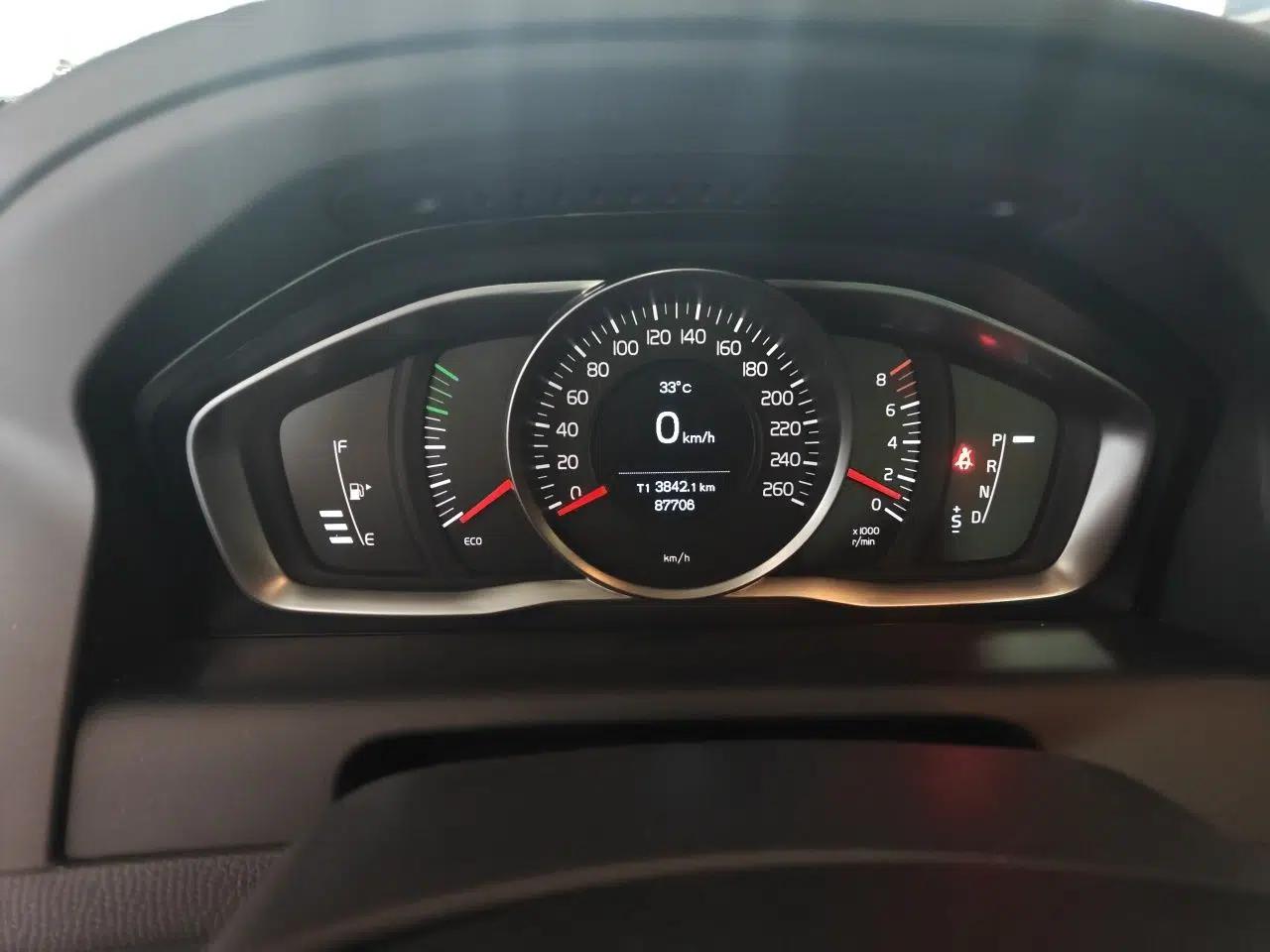 Volvo XC60 2016 T5 Smart Drive Edition — миниатюра 8