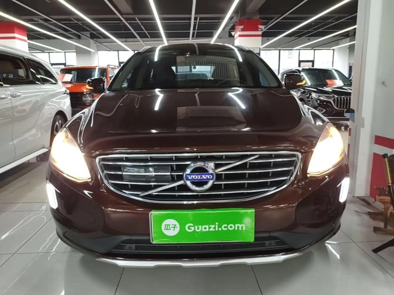 Volvo XC60 2016 T5 AWD Zhiyuan Edition — миниатюра 2