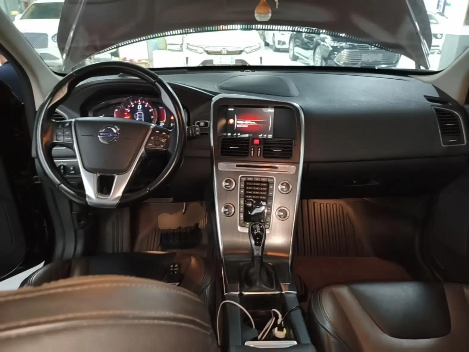 Volvo XC60 2016 T5 AWD Zhiyuan Edition — миниатюра 12