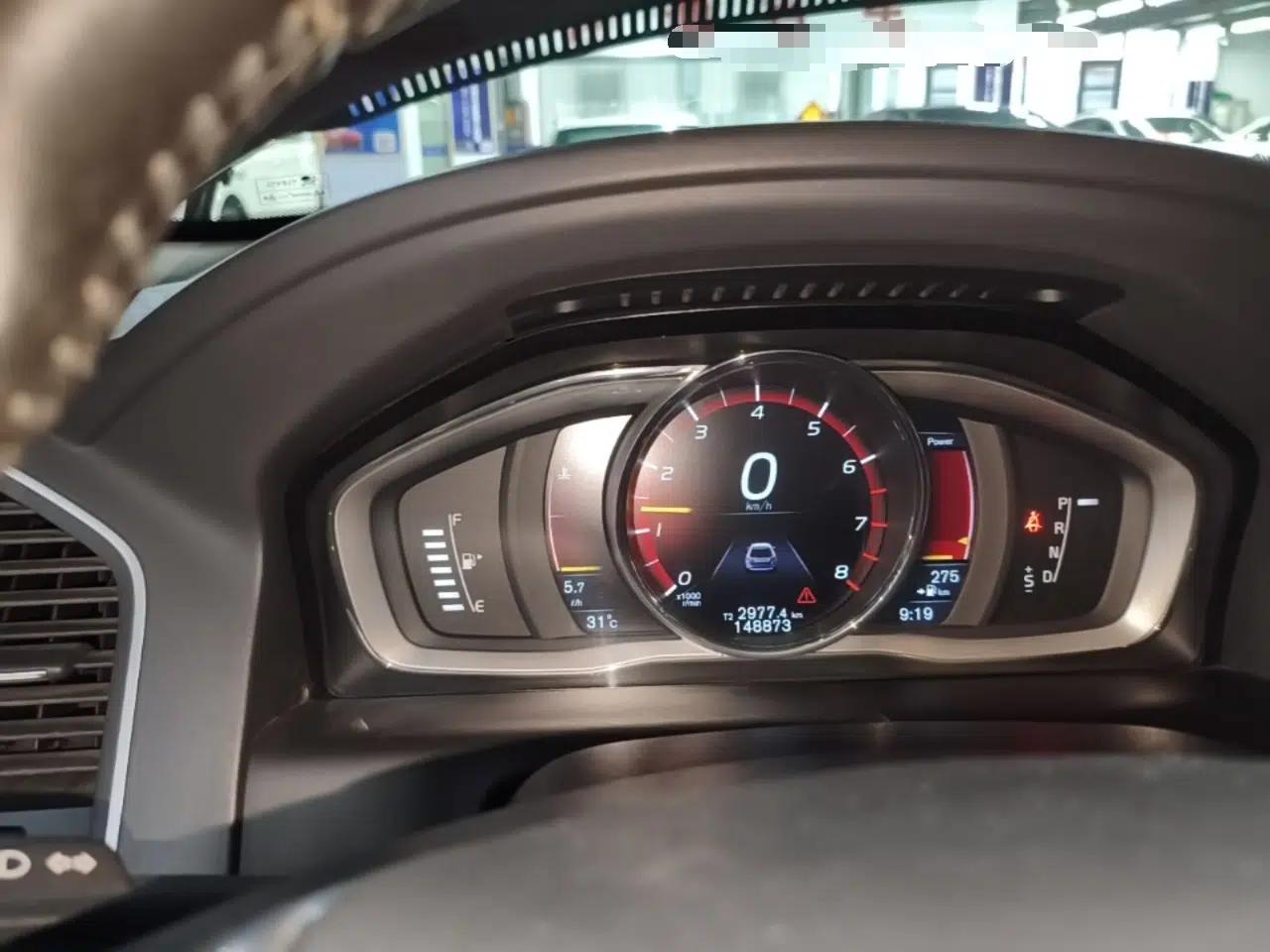 Volvo XC60 2016 T5 AWD Zhiyuan Edition — миниатюра 14
