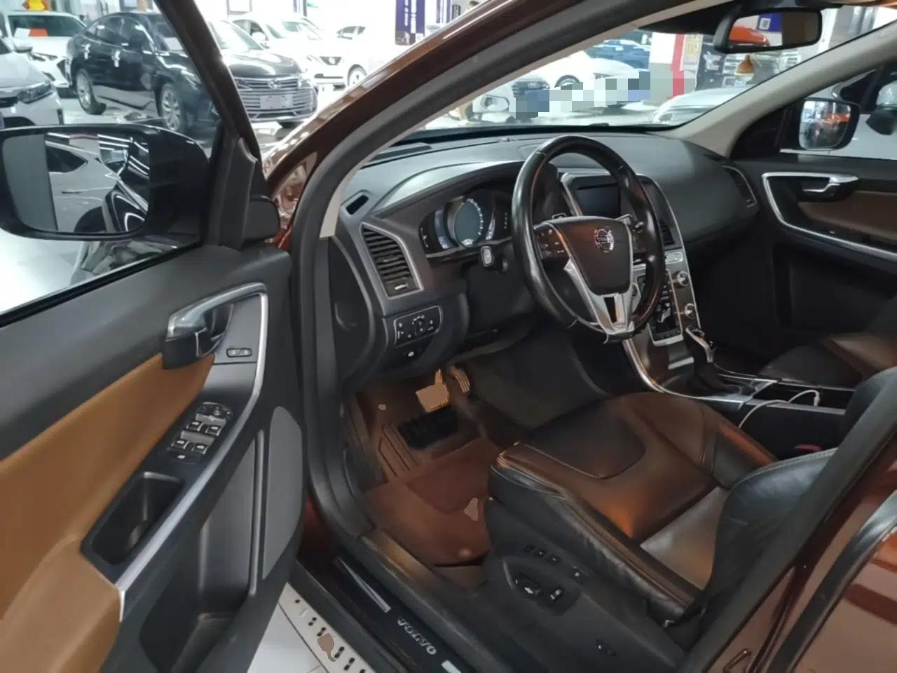 Volvo XC60 2016 T5 AWD Zhiyuan Edition — миниатюра 18