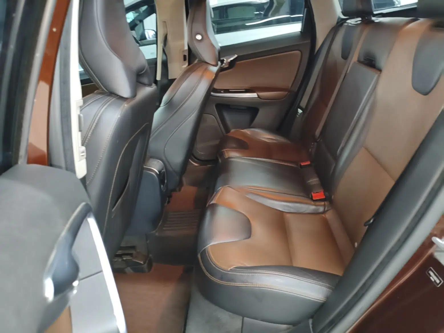 Volvo XC60 2016 T5 AWD Zhiyuan Edition — миниатюра 20