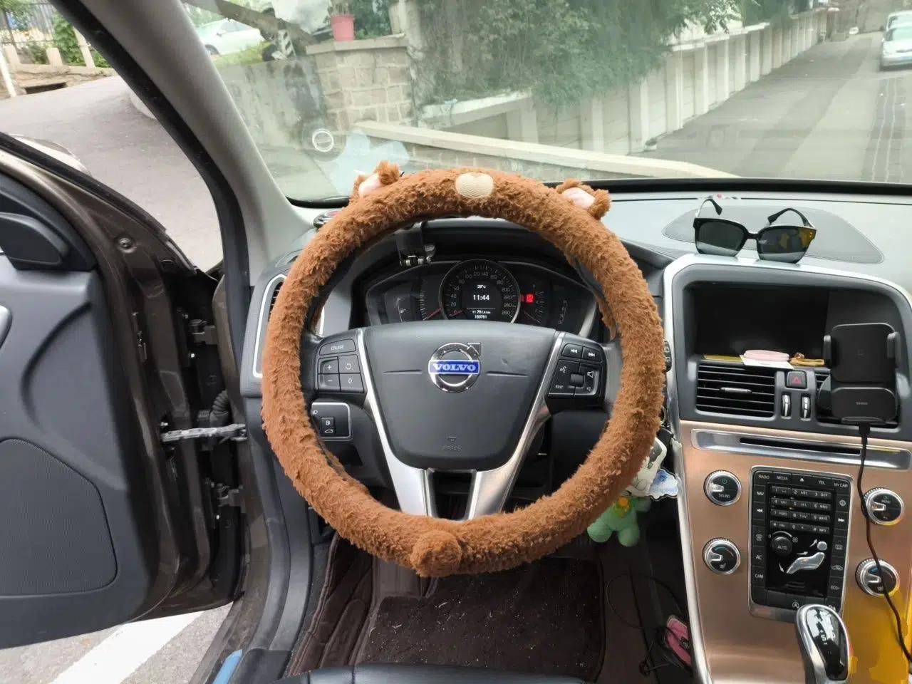 Volvo XC60 2016 T5 Smart Version — миниатюра 10