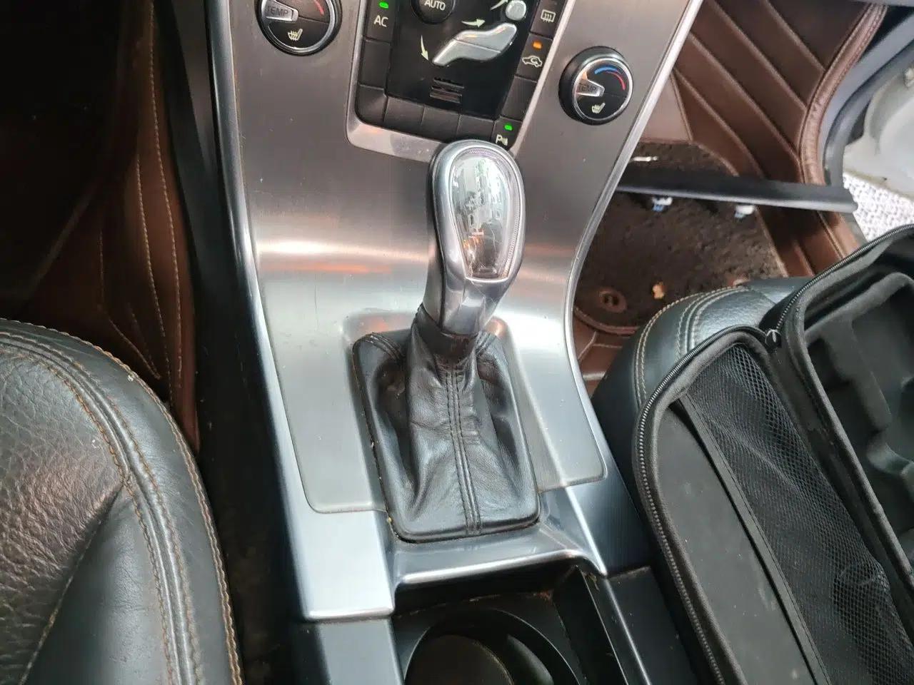 Volvo XC60 2013 T5 Comfort Edition — миниатюра 14