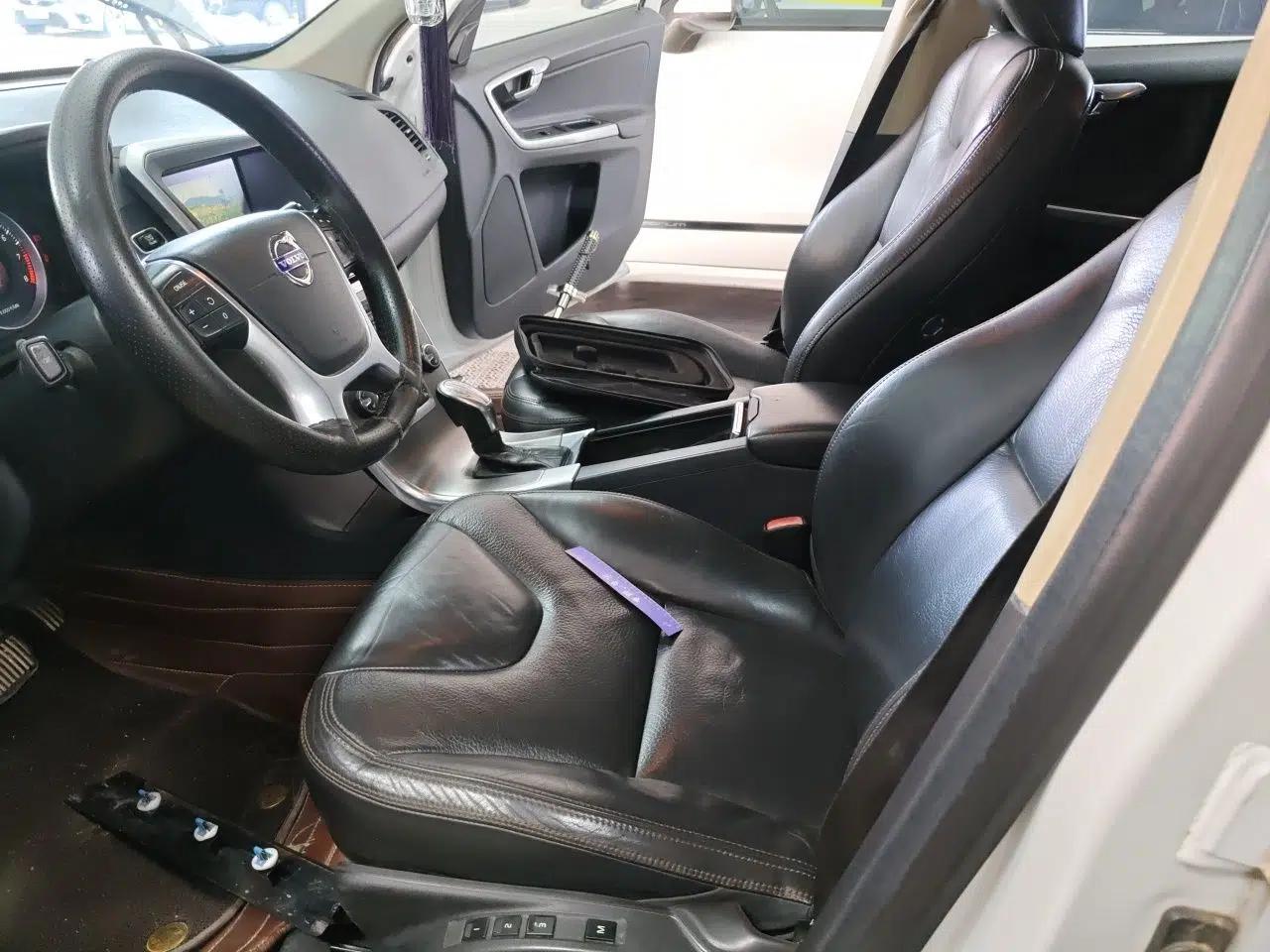 Volvo XC60 2013 T5 Comfort Edition — миниатюра 15