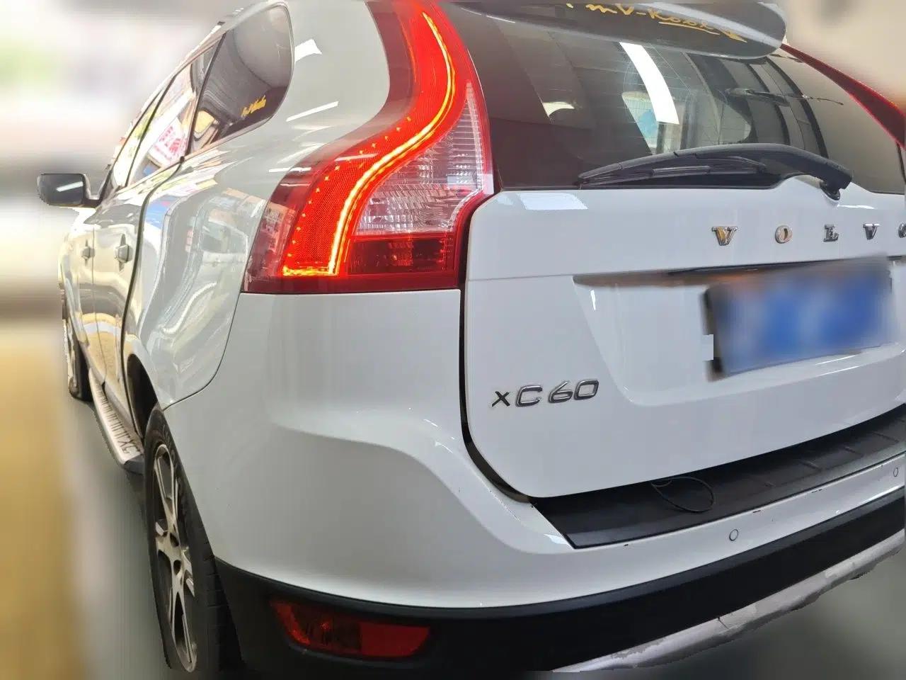 Volvo XC60 2013 T5 Comfort Edition — миниатюра 4