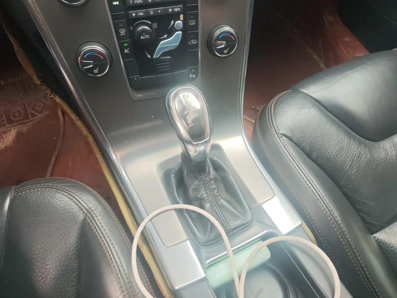 Volvo XC60 2013 T5 Comfort Edition — миниатюра 14