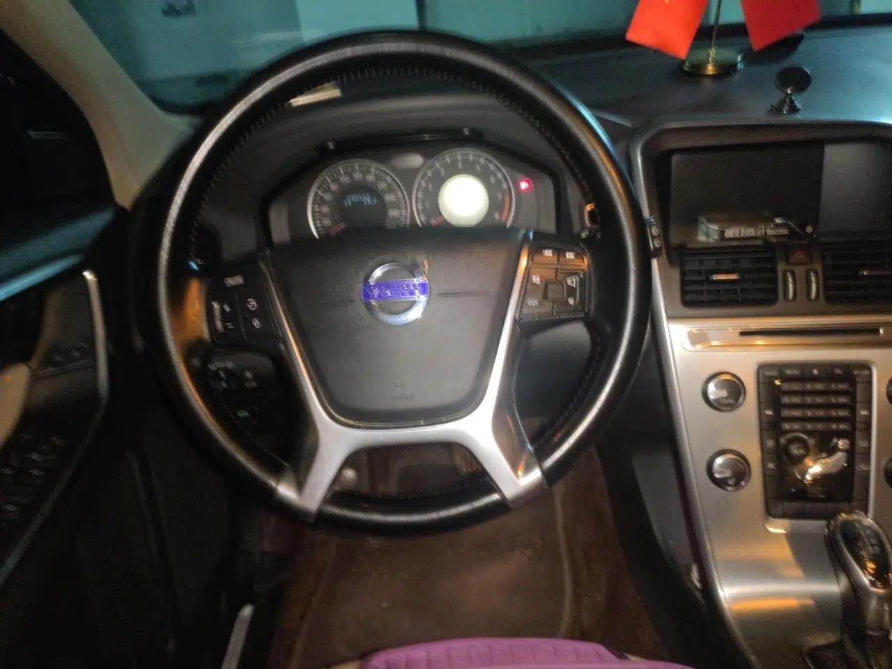 Volvo XC60 2013 T5 Comfort Edition — миниатюра 10