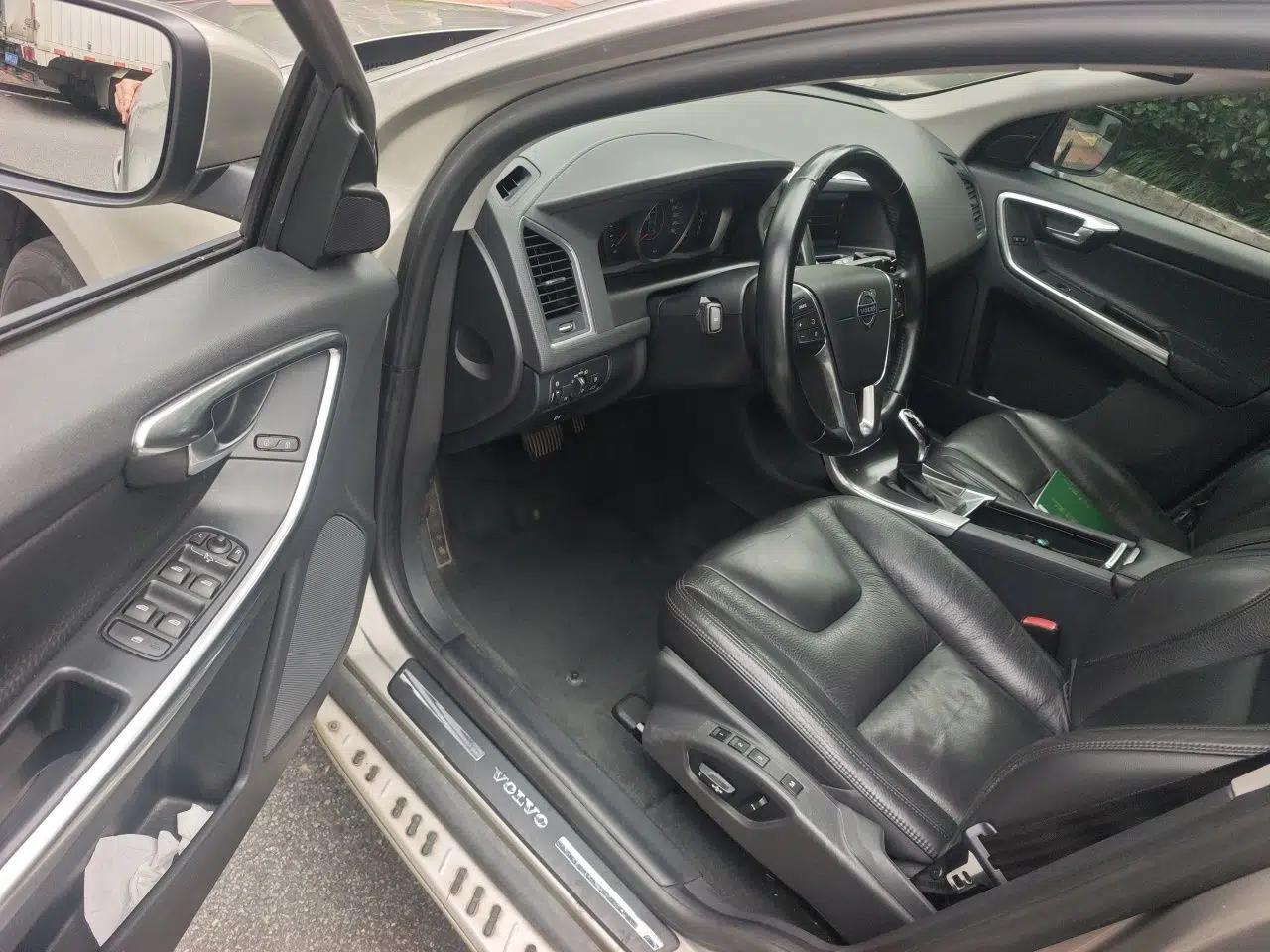 Volvo XC60 2013 T5 Zhiya Edition — миниатюра 16