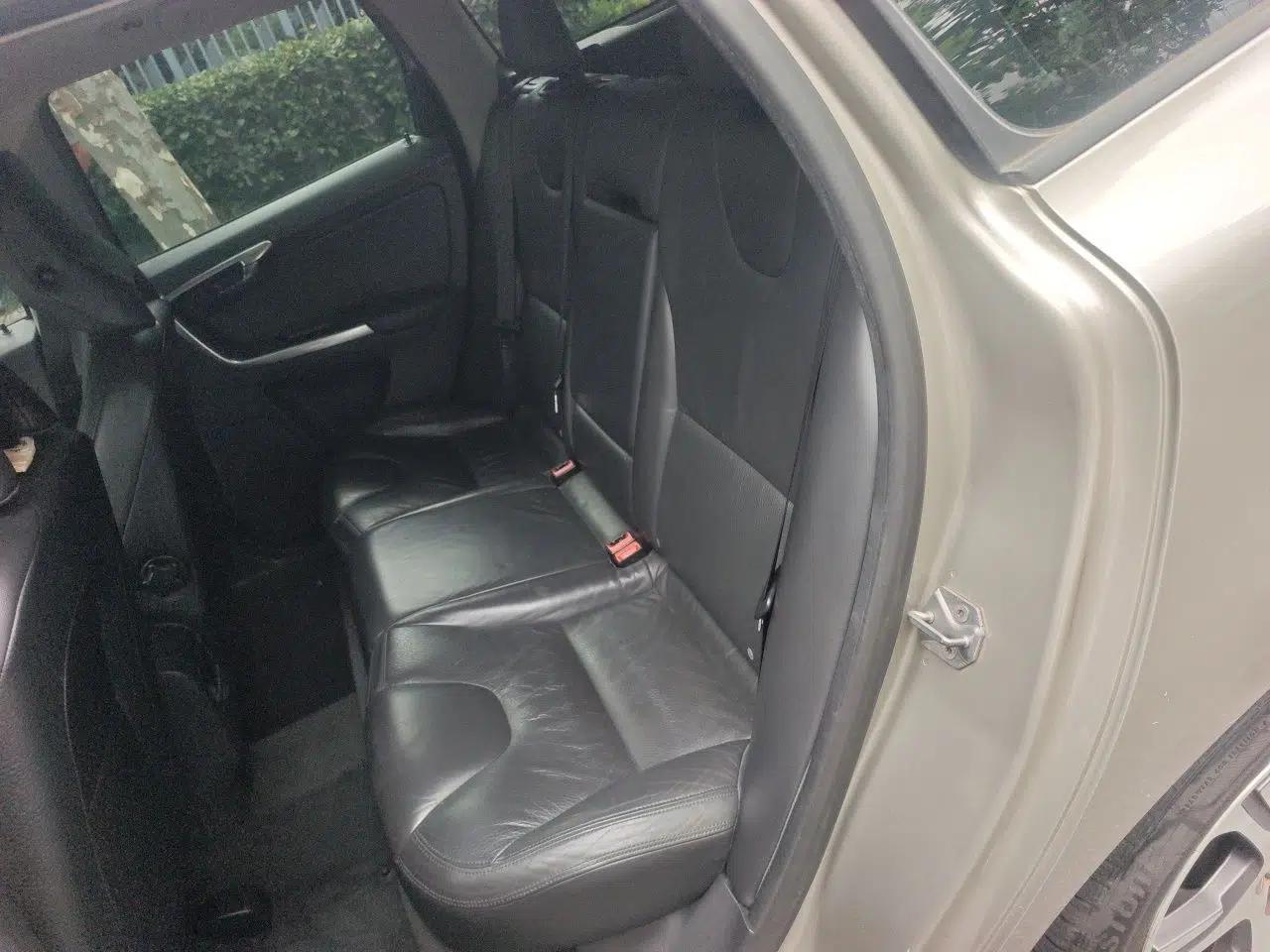 Volvo XC60 2013 T5 Zhiya Edition — миниатюра 17