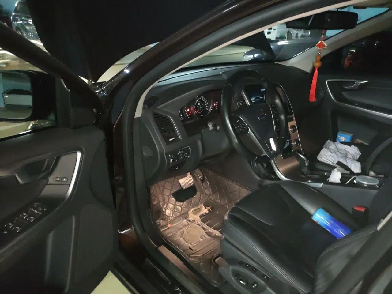 Volvo XC60 2017 T5 AWD Smart Upgrade Model — миниатюра 16