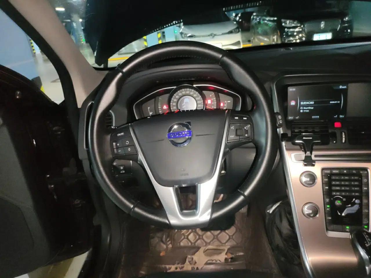 Volvo XC60 2017 T5 AWD Smart Upgrade Model — миниатюра 10