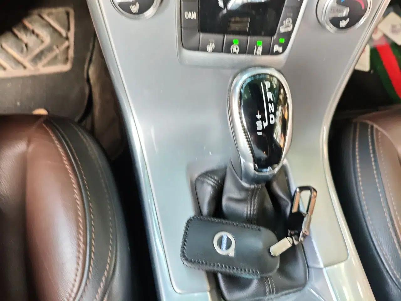 Volvo XC60 2017 T5 AWD Smart Upgrade Edition — миниатюра 14