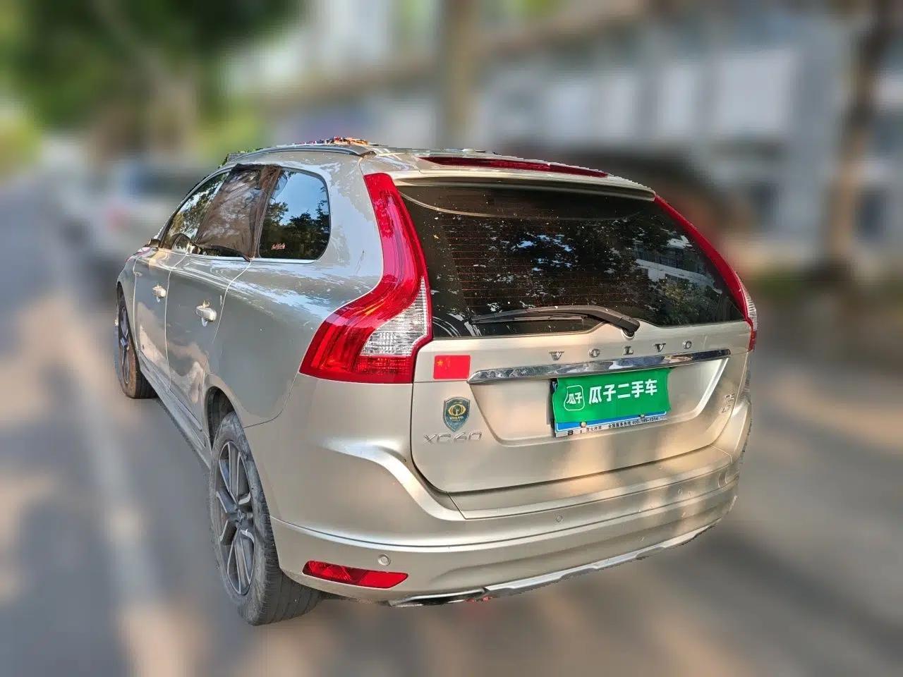 Volvo XC60 2017 T5 AWD Smart Upgrade Edition — миниатюра 4