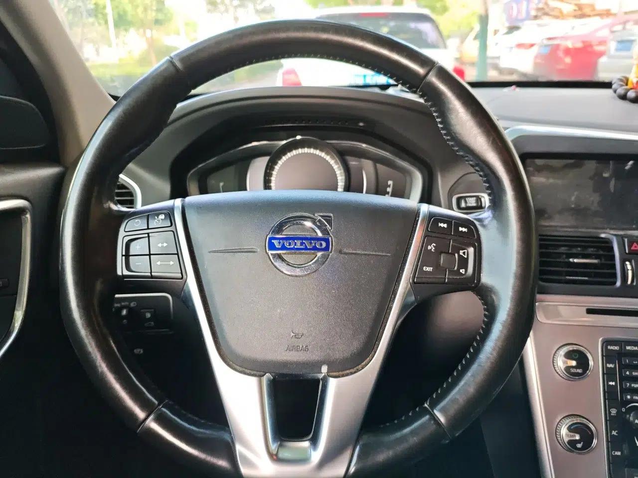 Volvo XC60 2017 T5 AWD Smart Upgrade Edition — миниатюра 10