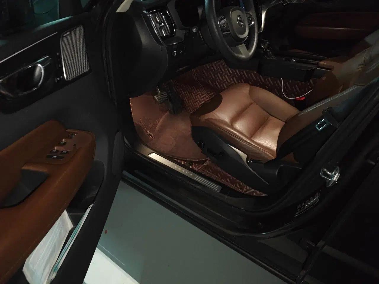 Volvo XC60 2019 T5 4x4 Smart Edition China V Standard — миниатюра 16