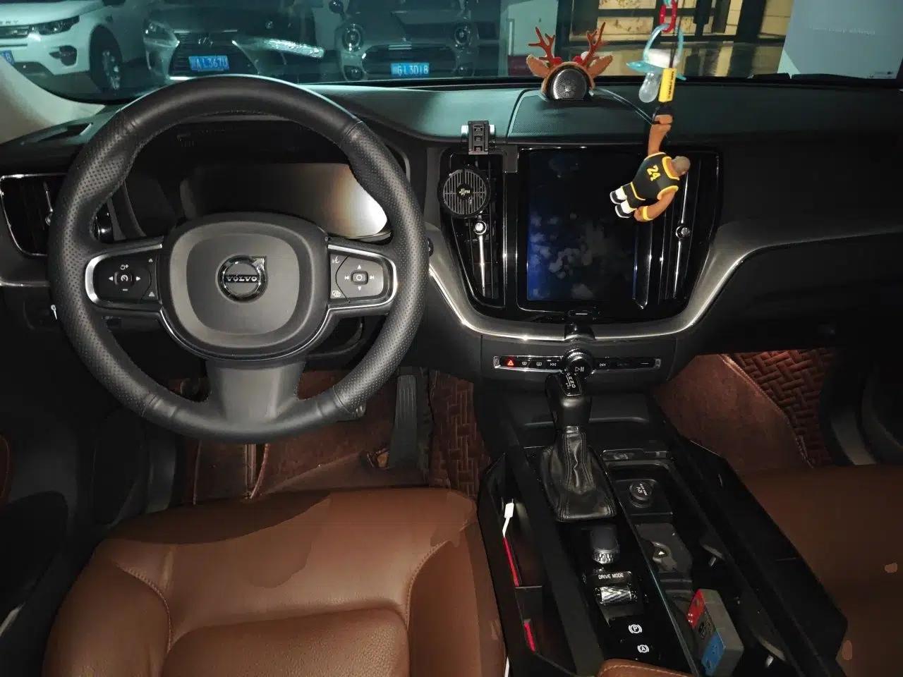Volvo XC60 2019 T5 4x4 Smart Edition China V Standard — миниатюра 9