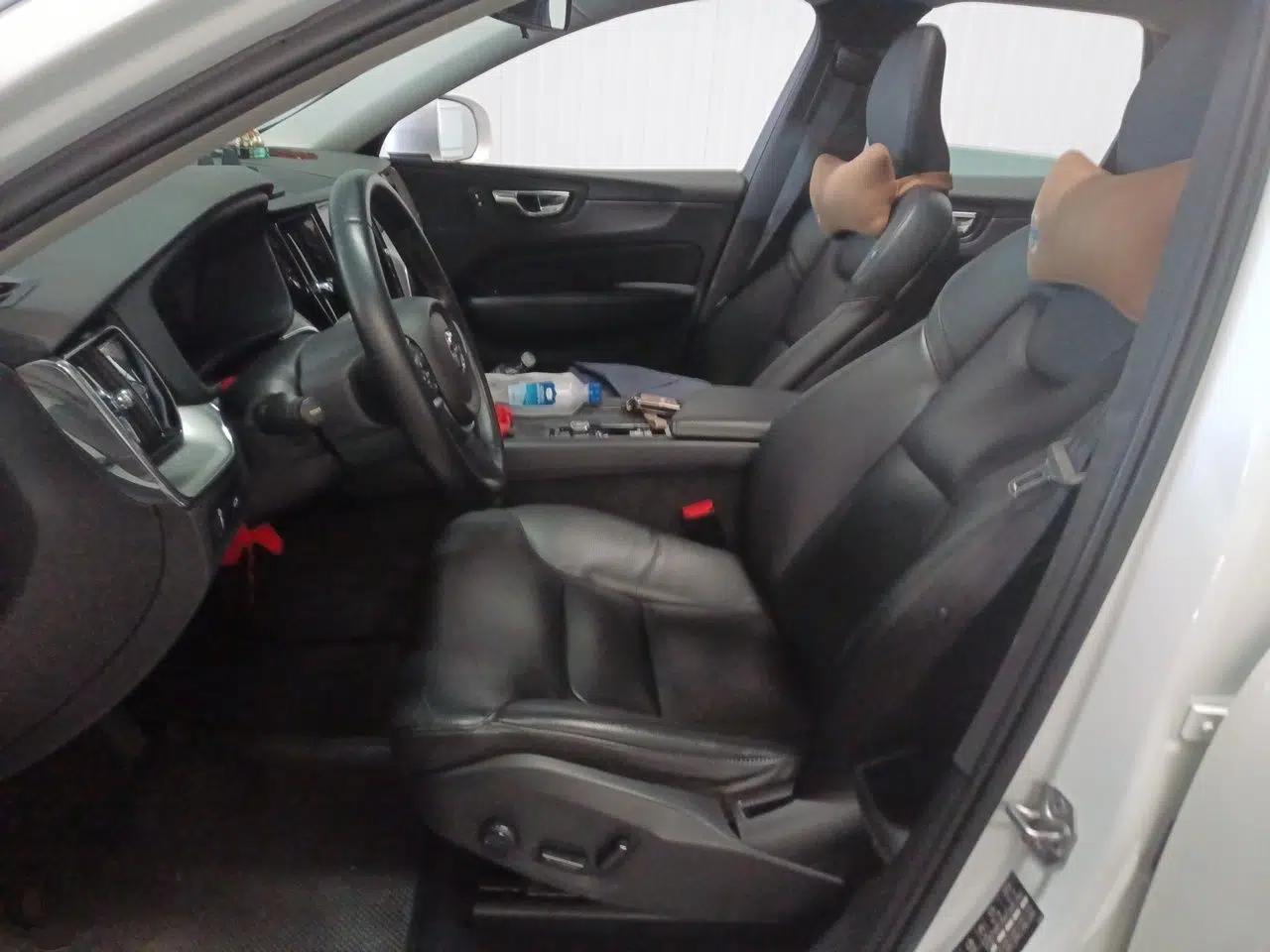 Volvo XC60 2019 T5 4x4 Smart Edition China VI Standard — миниатюра 16