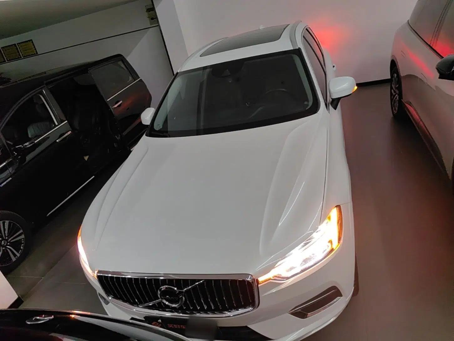 Volvo XC60 2020 T5 4x4 Smart Luxury Edition — миниатюра 2