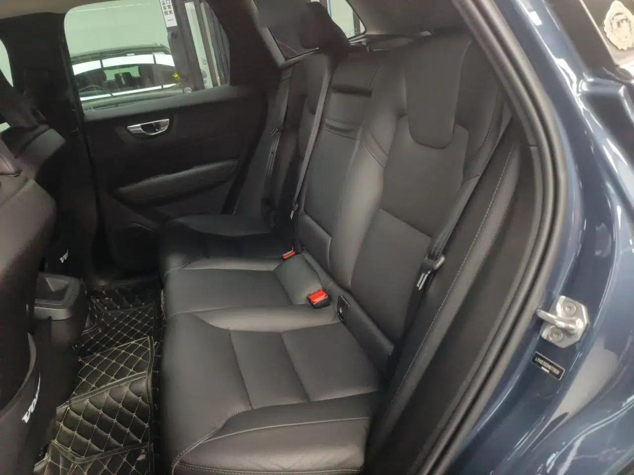 Volvo XC60 2021 T5 4x4 Smart Luxury Edition — миниатюра 17