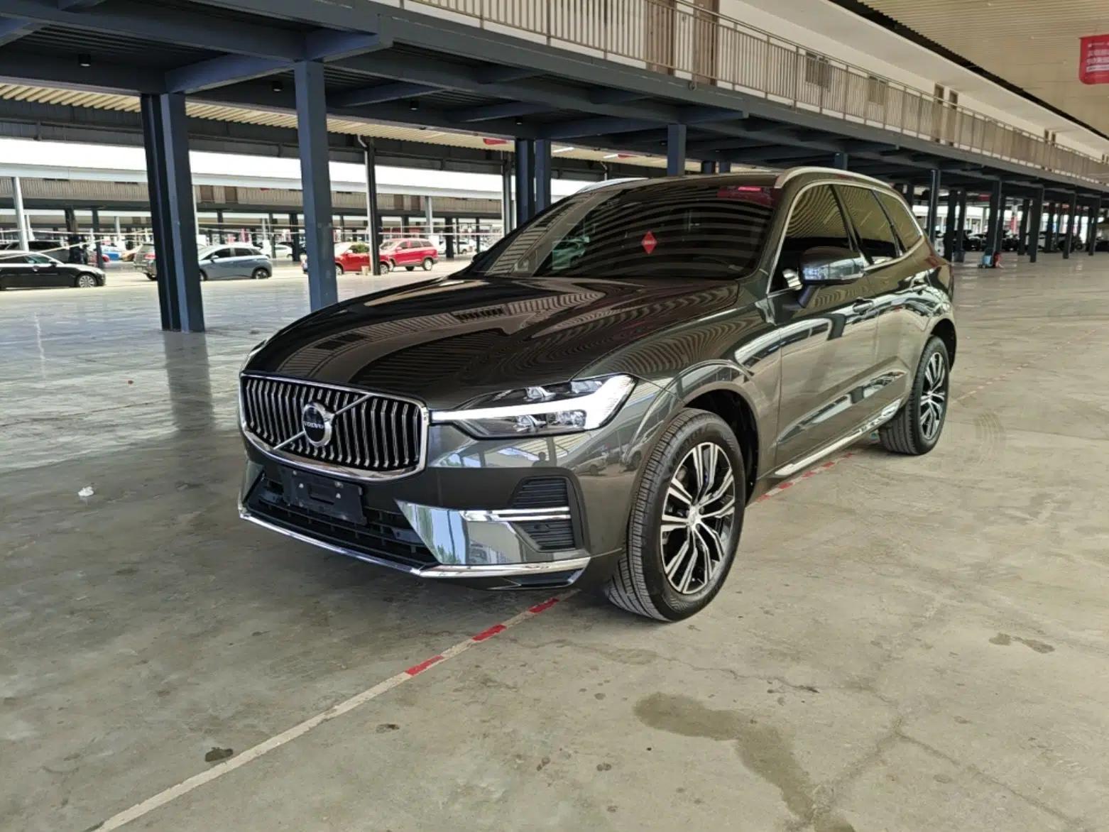 Volvo XC60 2022 B5 4x4 Smart Luxury Edition — миниатюра 1