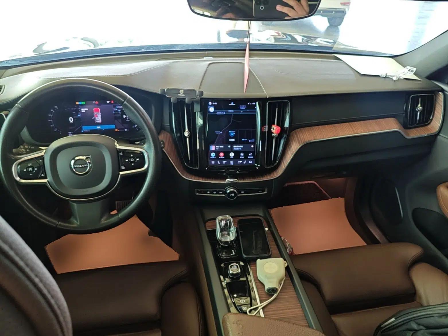 Volvo XC60 2022 B5 4x4 Smart Luxury Edition — миниатюра 17
