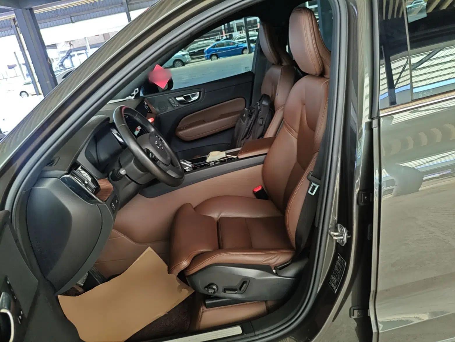 Volvo XC60 2022 B5 4x4 Smart Luxury Edition — миниатюра 22