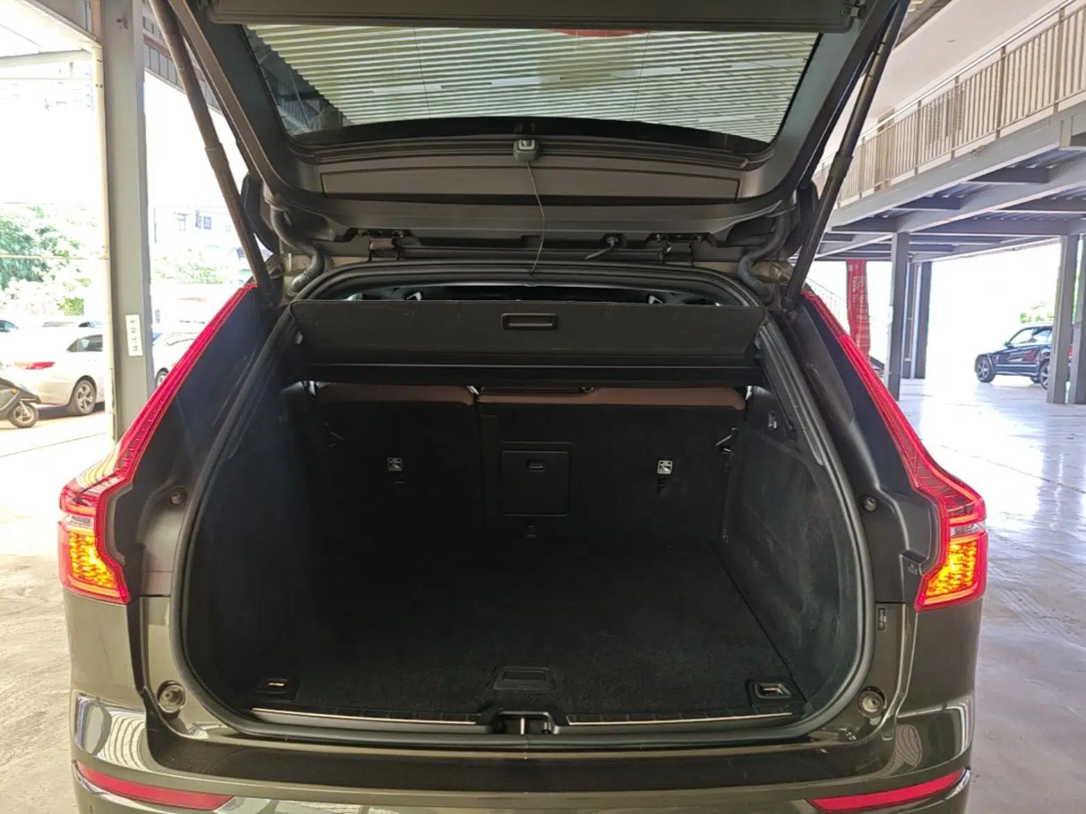 Volvo XC60 2022 B5 4x4 Smart Luxury Edition — миниатюра 27
