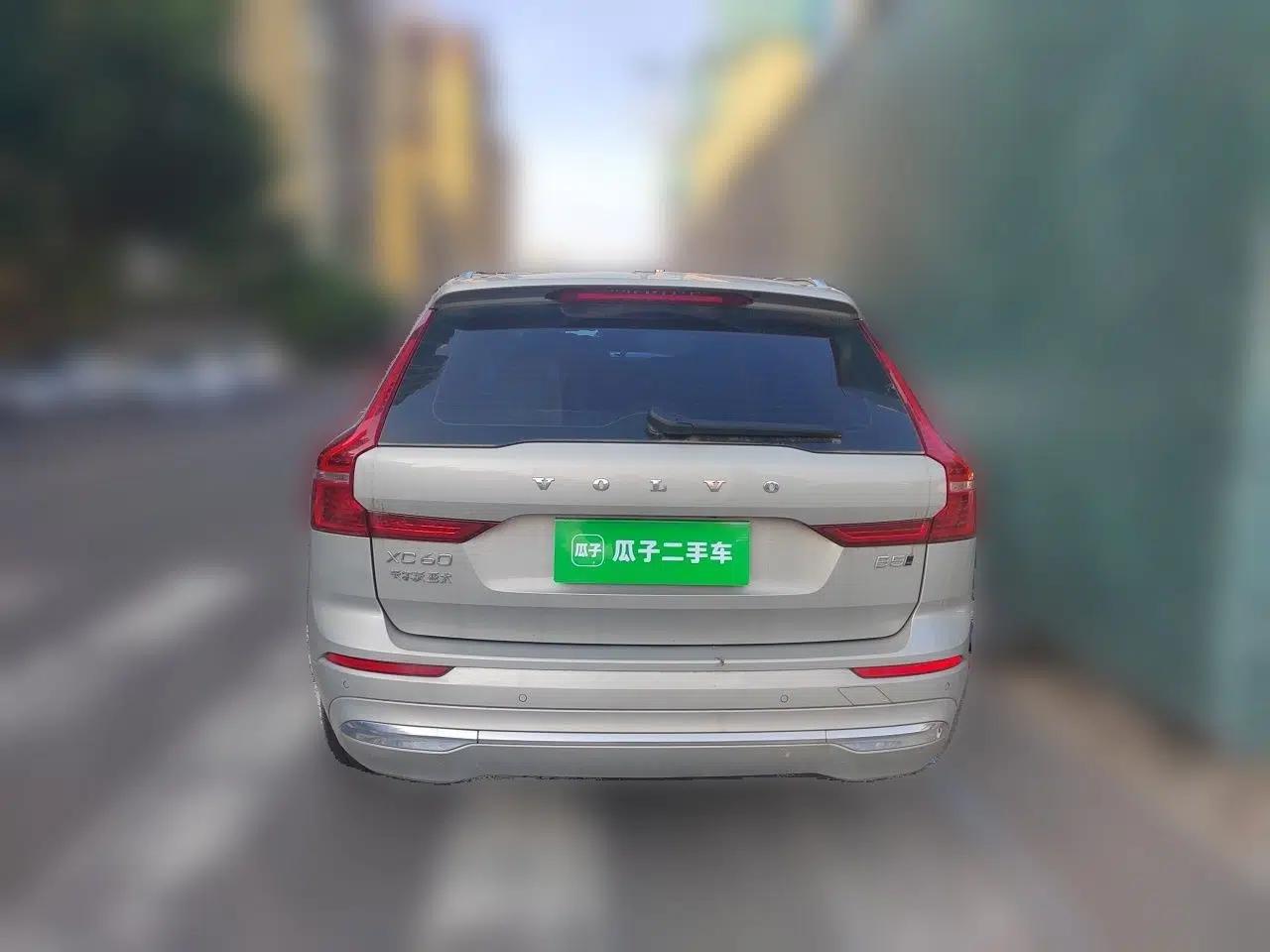 Volvo XC60 2022 B5 4x4 Zhiyi Luxury Edition — миниатюра 5