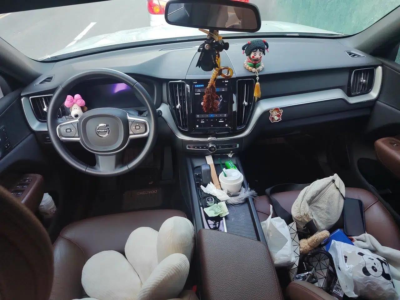 Volvo XC60 2022 B5 4x4 Zhiyi Luxury Edition — миниатюра 9