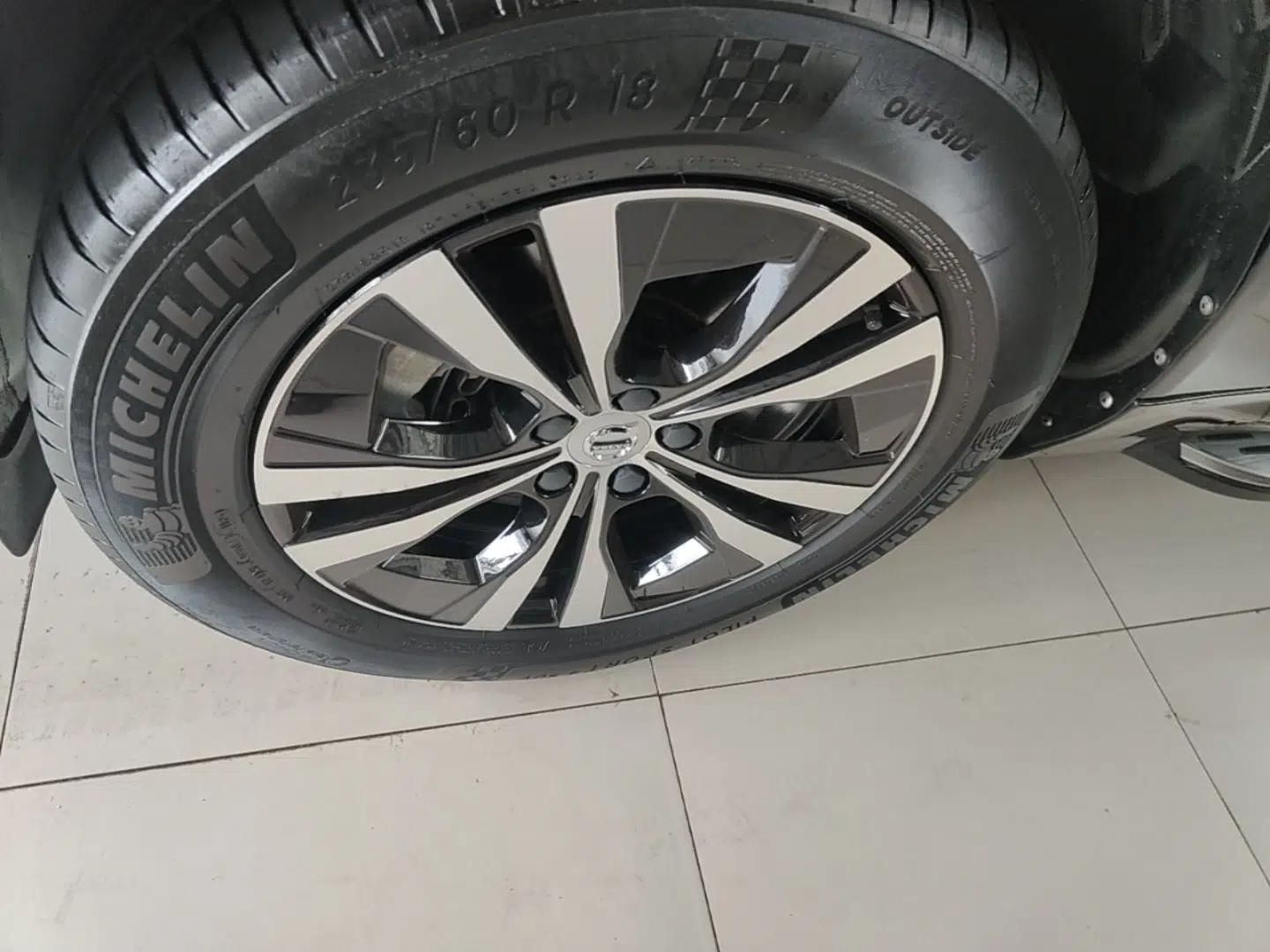 Volvo XC60 2024 B5 4x4 Smart Luxury Edition — миниатюра 15