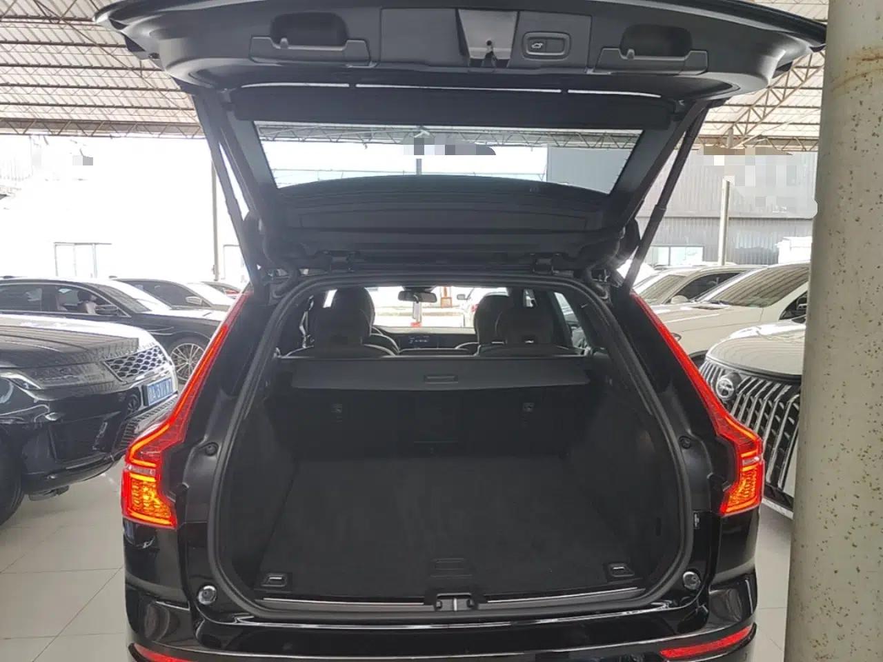 Volvo XC60 2024 B5 4x4 Smart Luxury Edition — миниатюра 27