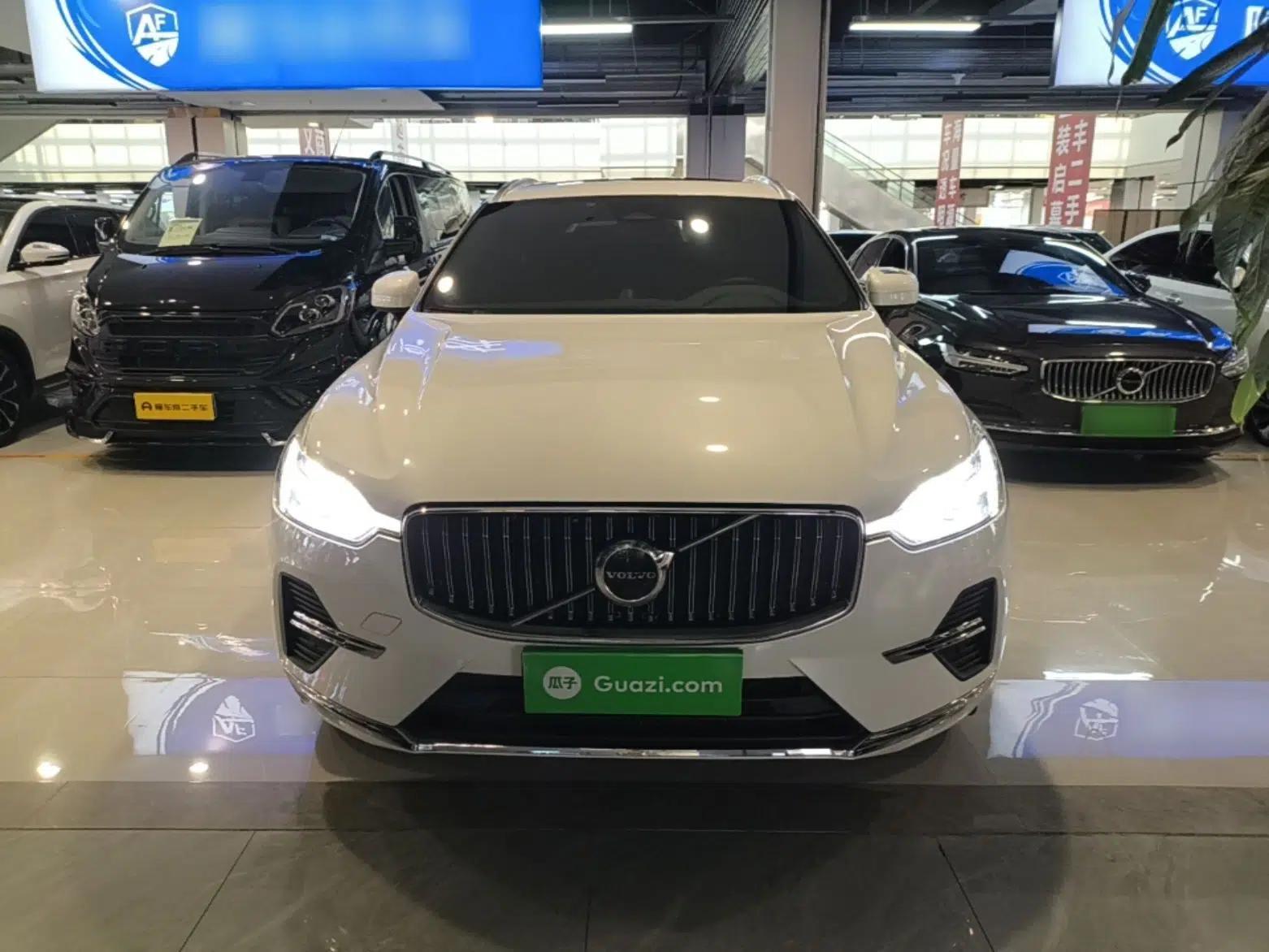 Volvo XC60 2023 B5 4x4 Smart Luxury Edition — миниатюра 2