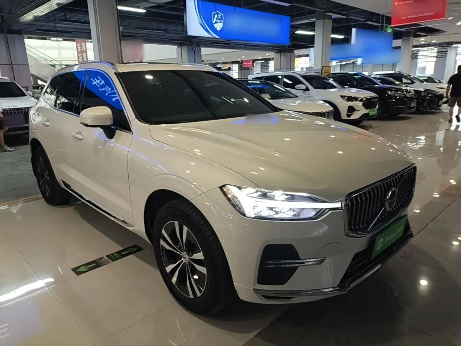 Volvo XC60 2023 B5 4x4 Smart Luxury Edition — миниатюра 12