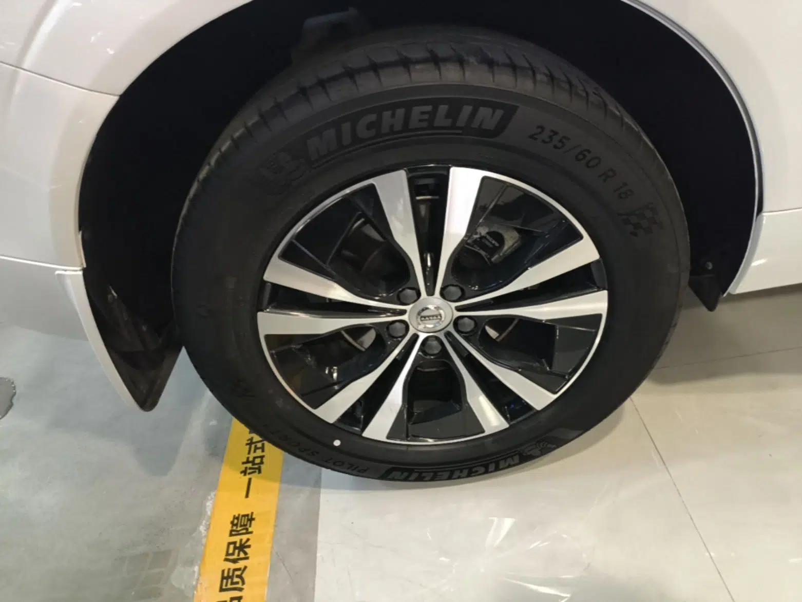 Volvo XC60 2023 B5 4x4 Smart Luxury Edition — миниатюра 16