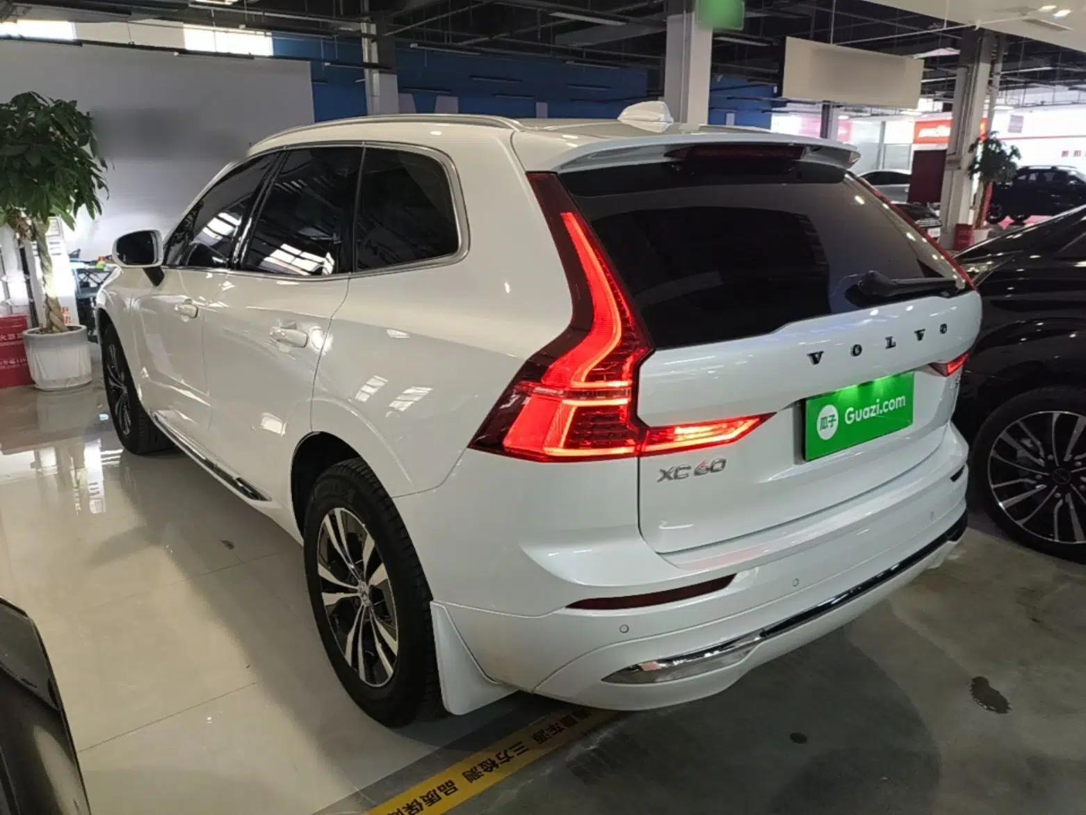 Volvo XC60 2023 B5 4x4 Smart Luxury Edition — миниатюра 4