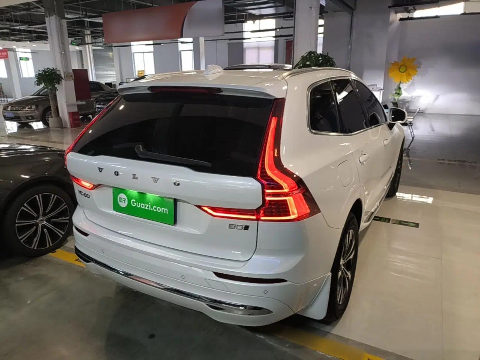 Volvo XC60 2023 B5 4x4 Smart Luxury Edition — миниатюра 6