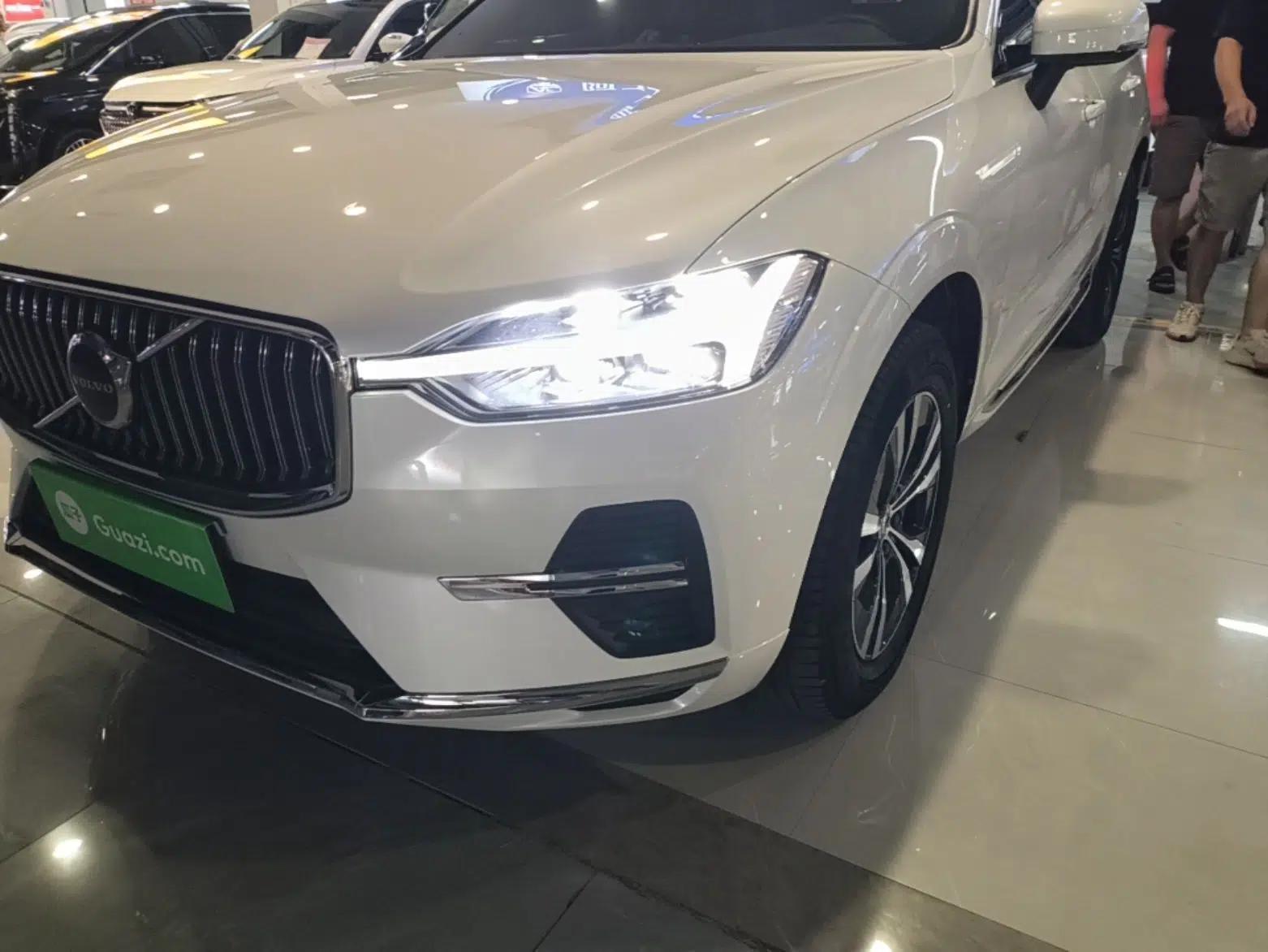 Volvo XC60 2023 B5 4x4 Smart Luxury Edition — миниатюра 8