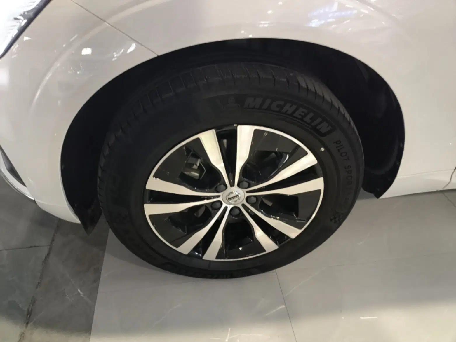 Volvo XC60 2023 B5 4x4 Smart Luxury Edition — миниатюра 10