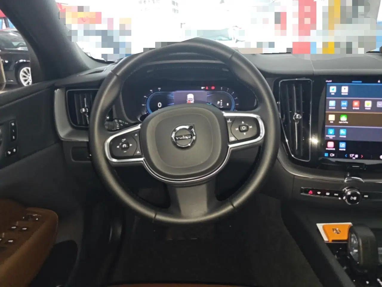 Volvo XC60 2024 B5 4x4 Smart Luxury Edition — миниатюра 13