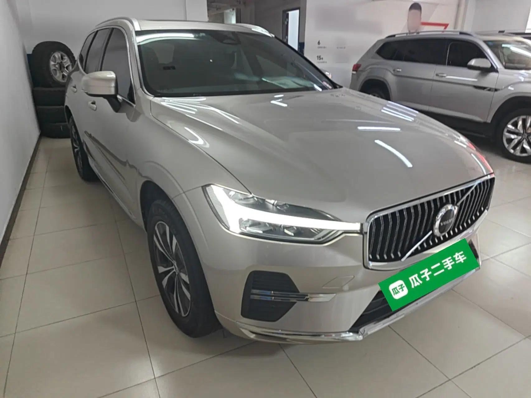 Volvo XC60 2024 B5 4x4 Smart Luxury Edition — миниатюра 3