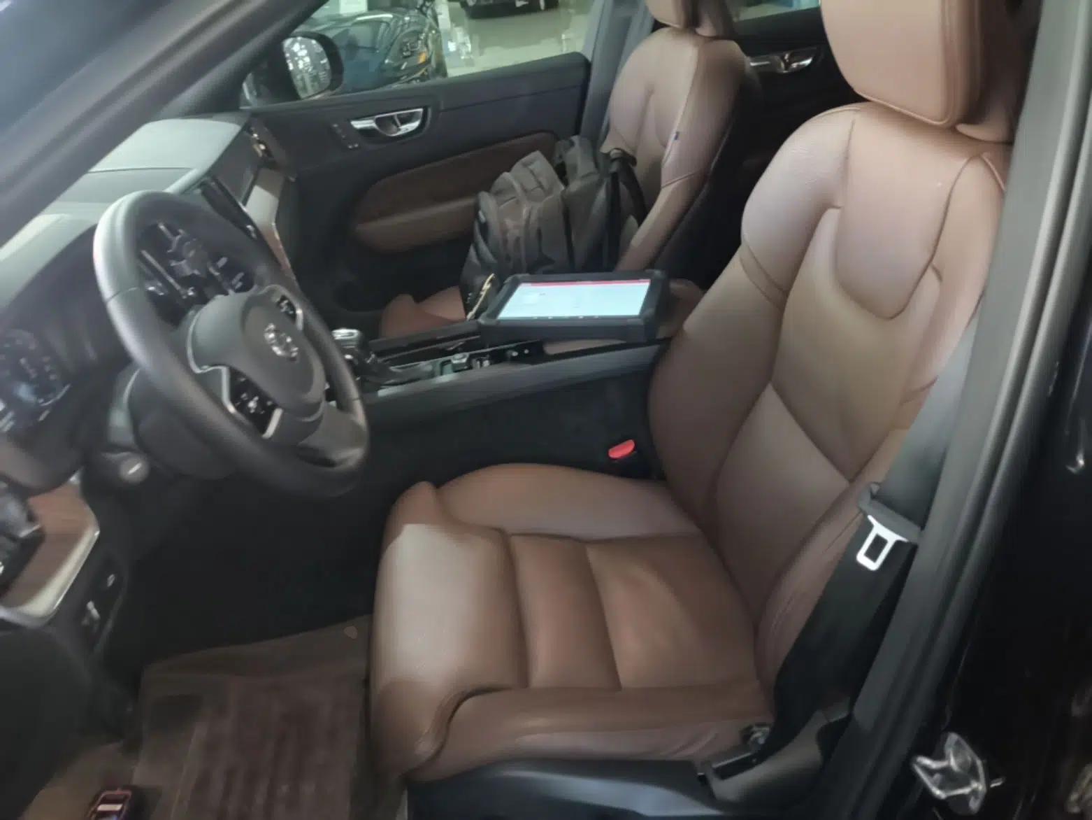 Volvo XC60 2021 T5 4x4 Smart Luxury Edition — миниатюра 17