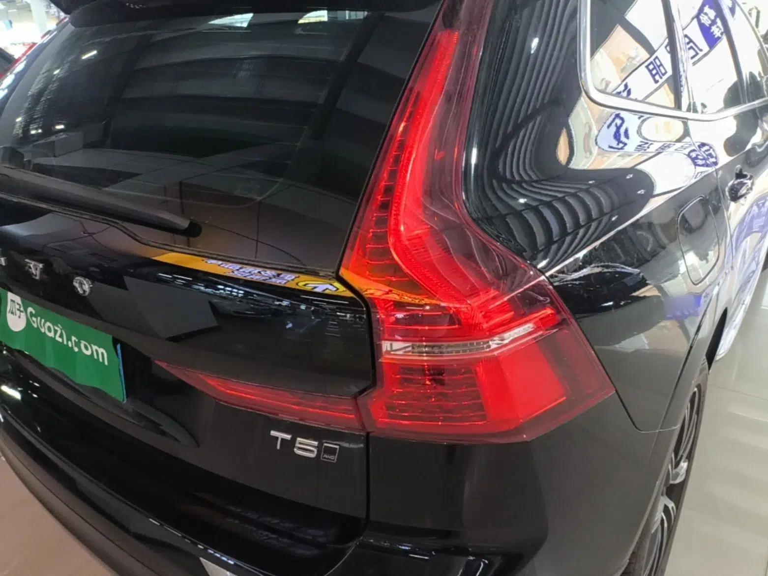 Volvo XC60 2021 T5 4x4 Smart Luxury Edition — миниатюра 9