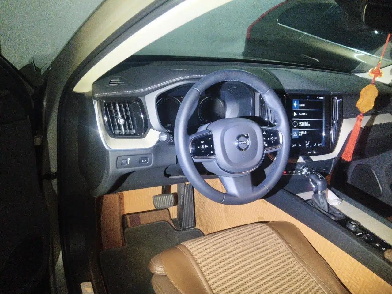 Volvo XC60 2020 T5 4x4 Smart Luxury Edition — миниатюра 10