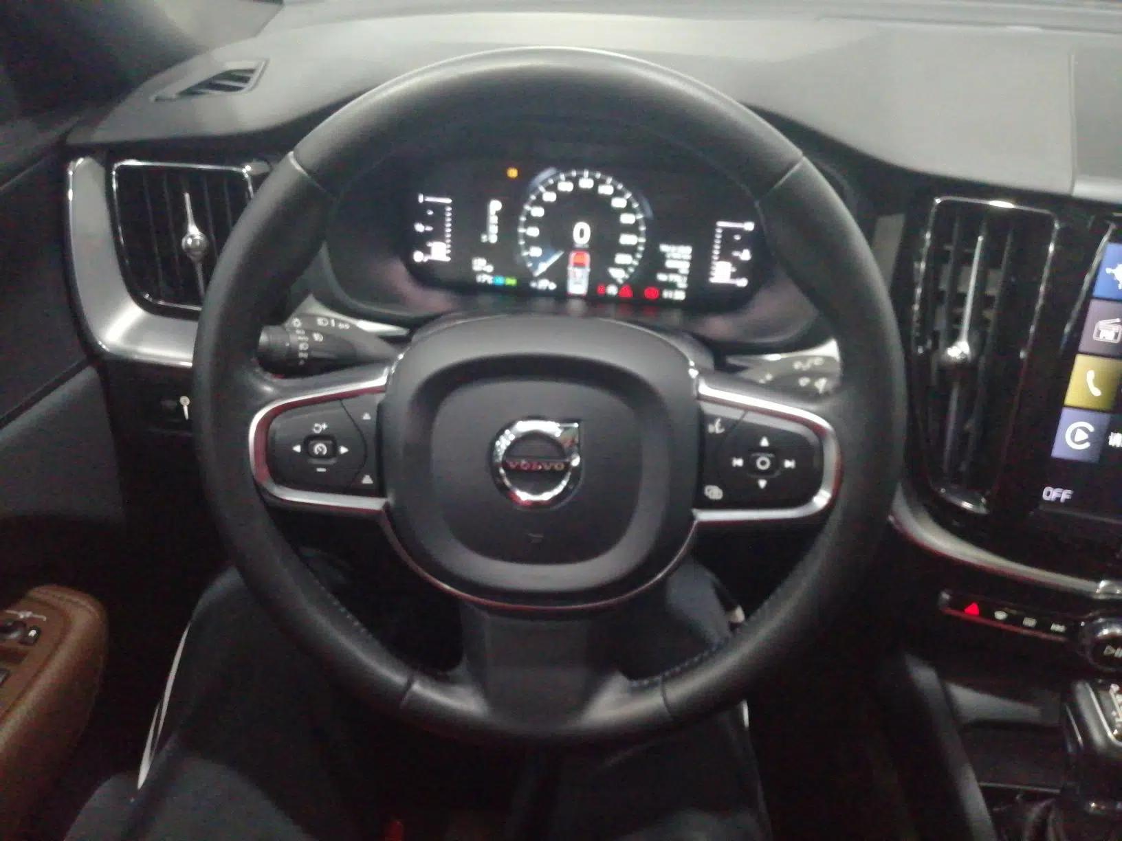 Volvo XC60 2021 T5 4x4 Smart Luxury Edition — миниатюра 18