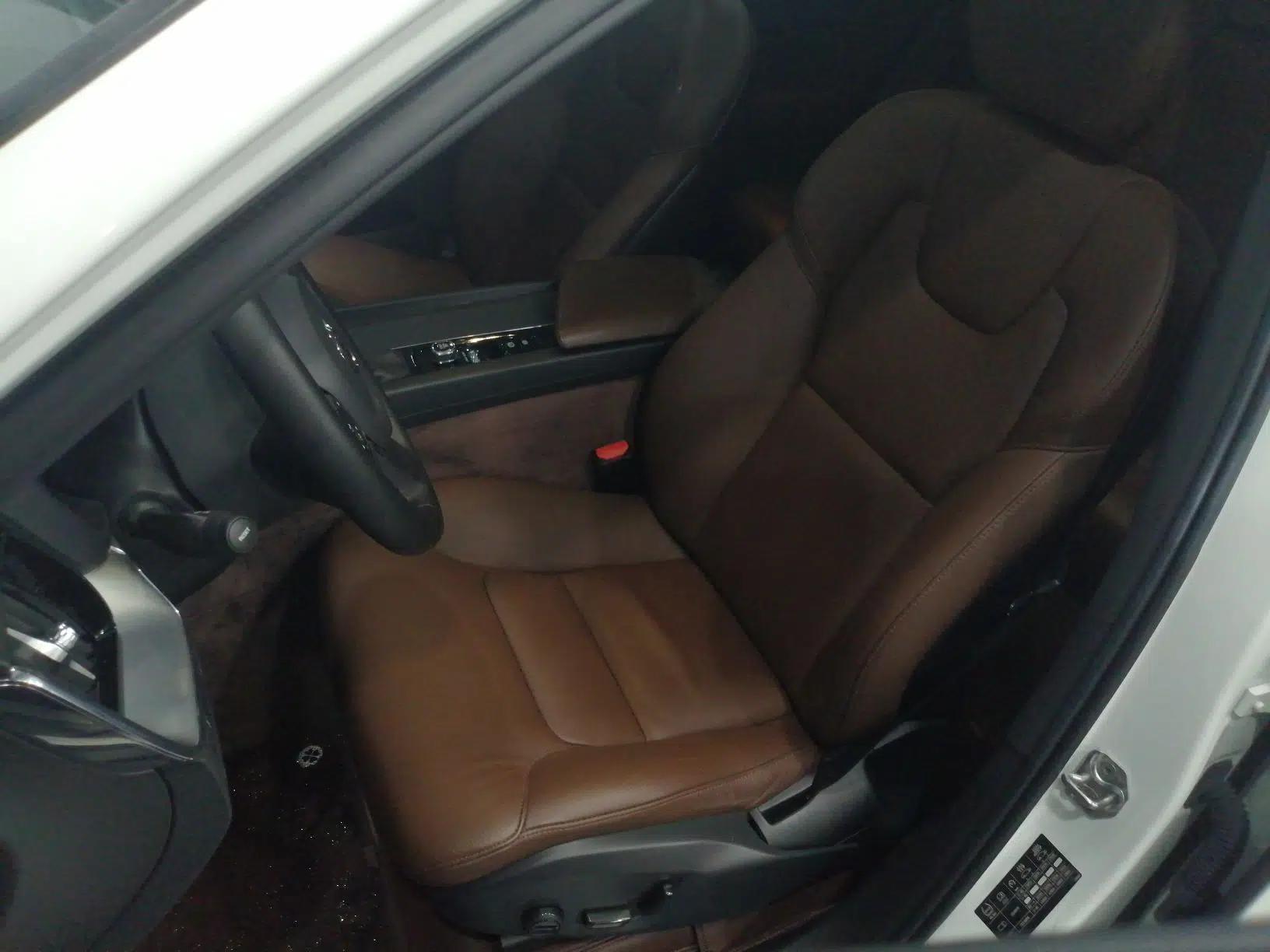 Volvo XC60 2021 T5 4x4 Smart Luxury Edition — миниатюра 22