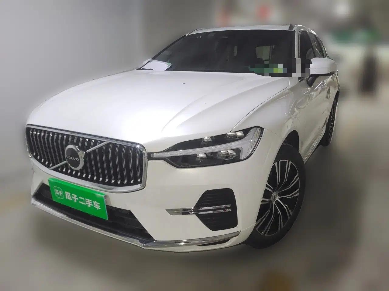 Volvo XC60 2022 B5 4x4 Smart Luxury Edition — миниатюра 1
