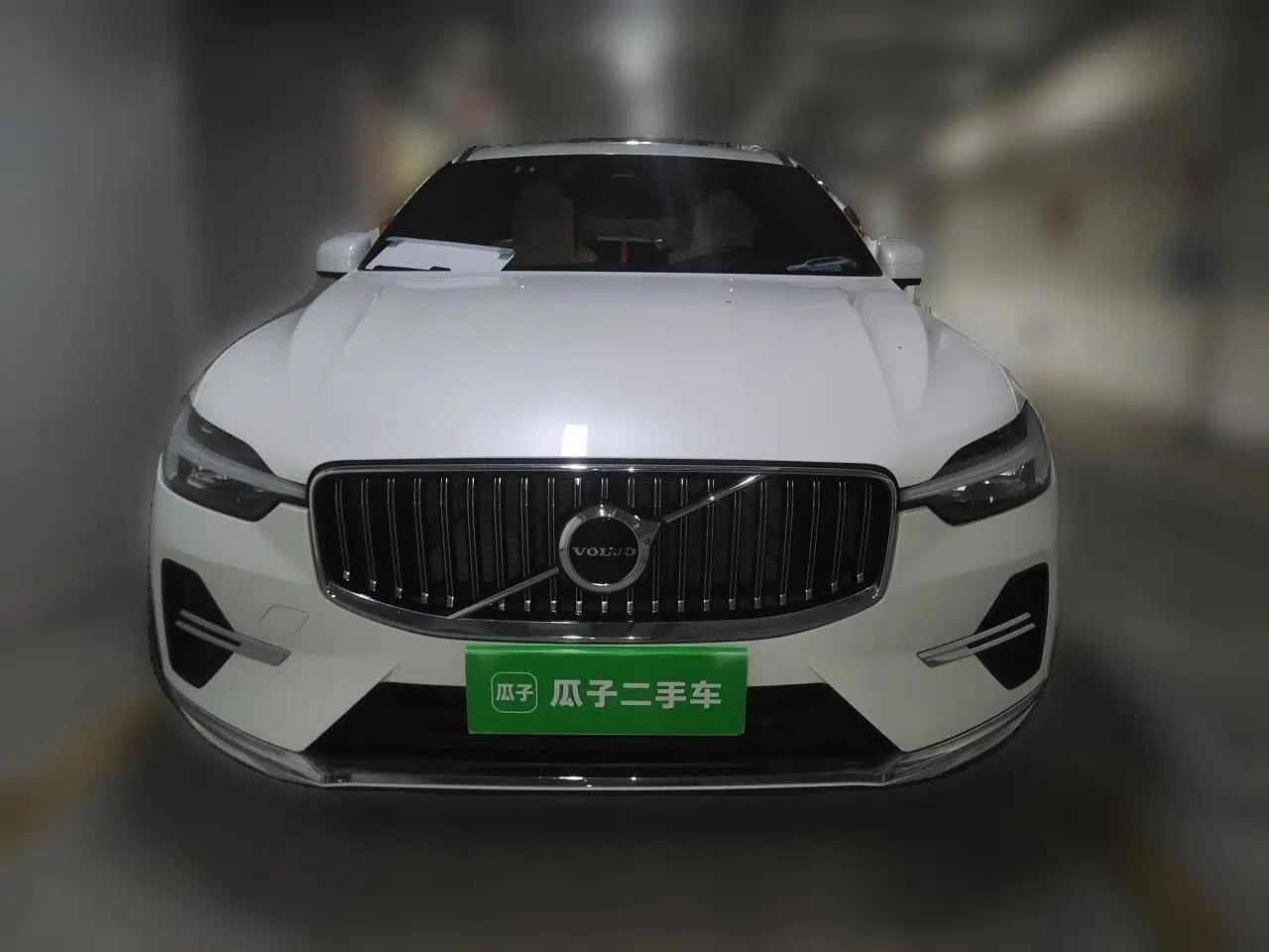 Volvo XC60 2022 B5 4x4 Smart Luxury Edition — миниатюра 2