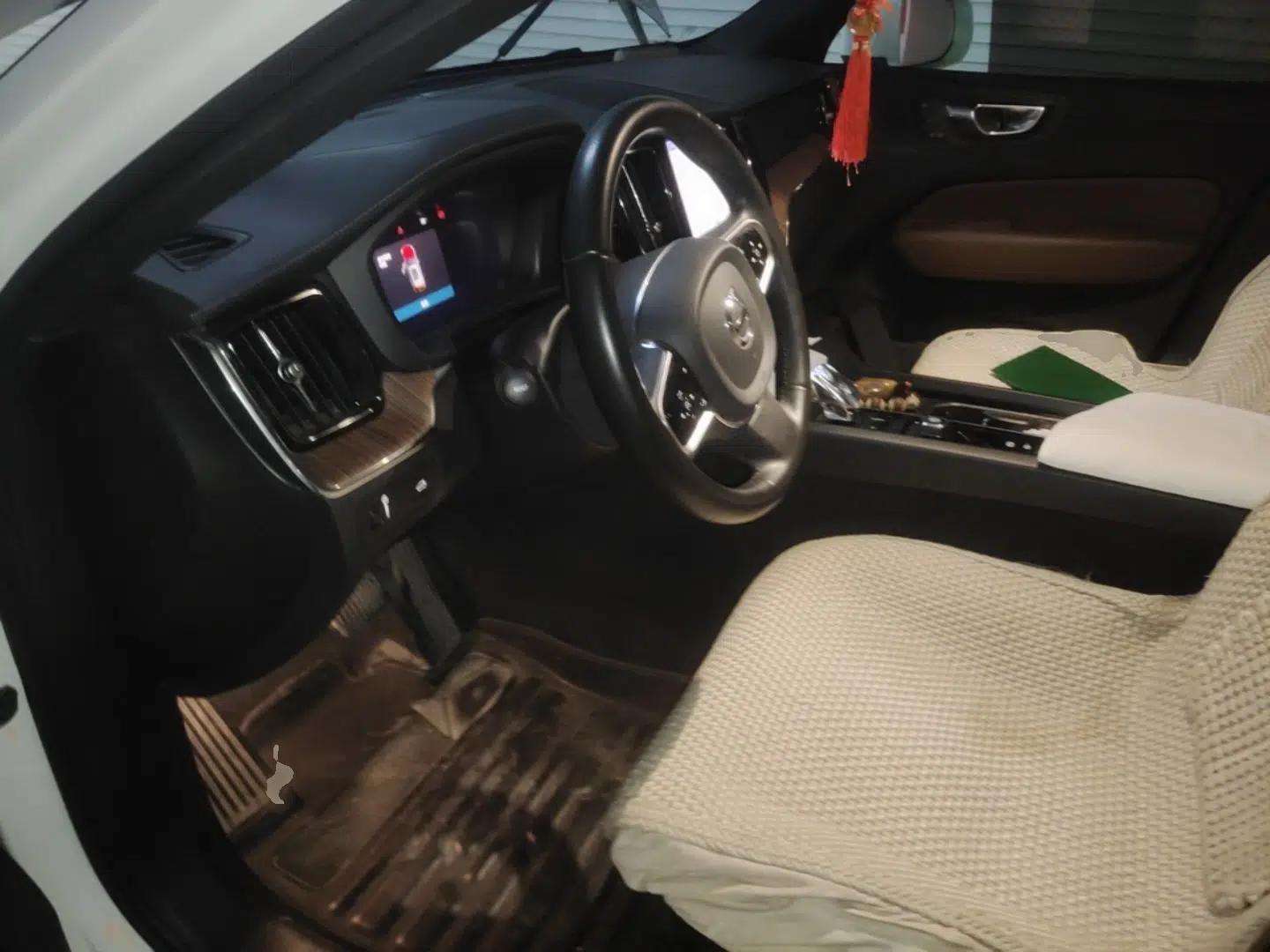 Volvo XC60 2022 B5 4x4 Smart Luxury Edition — миниатюра 16